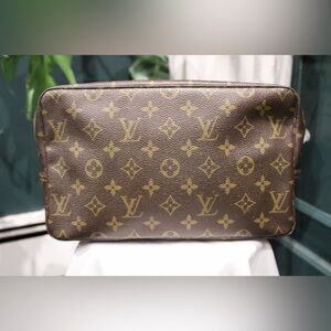 Louis Vuitton Trousse Toilette 28 pouch